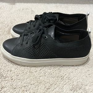 Banana Republic Black Leather & Mesh Sneakers. Women's 8.